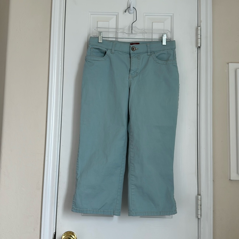 Size 4 Merona stretch capri pants, light blue